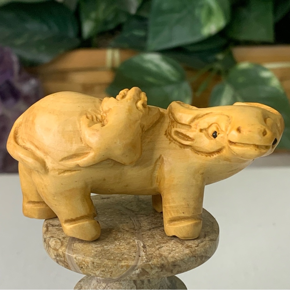 Ox Water Buffalo Netsuke Figurine Hand Carved Boxwood Wooden Animal Carving 2.8" - Picture 2 of 14